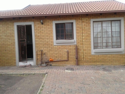 2 bedroom house available to rent in PTA west, Philip Nel