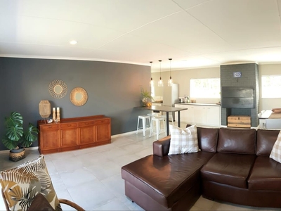 3 Bedroom Freehold To Let in Yzerfontein