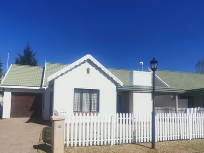 3 Bedroom Townhouse for sale in Hillside | ALLSAproperty.co.za