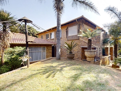 4 Bedroom Freehold For Sale in Sunward Park