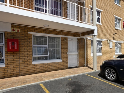 Apartment For Sale in Wynberg