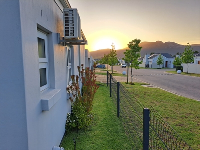 Property for sale with 3 bedrooms, Bergenzicht Estate, Paarl