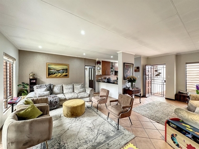 Townhouse For Sale in Rietvlei Ridge Country Estate