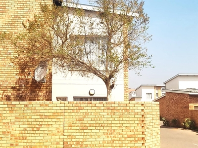 Townhouse For Sale in Tijger Vallei