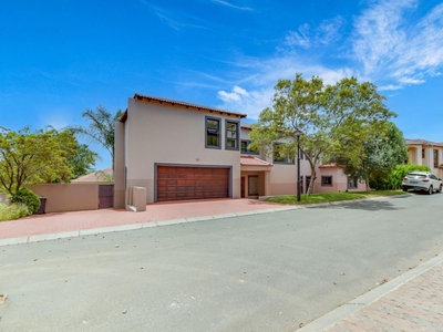 4 Bedroom Gated Estate For Sale in Fourways