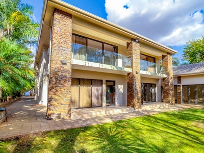 House For Sale in Woodhill Golf Estate