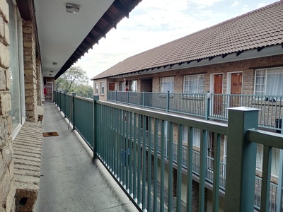 2 Bedroom Apartment For Sale in Kempton Park Central