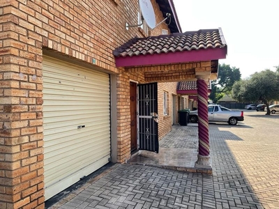 2 Bedroom Apartment For Sale in Rustenburg Central