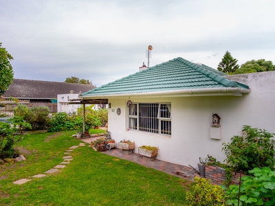 House For Sale in GRASSY PARK
