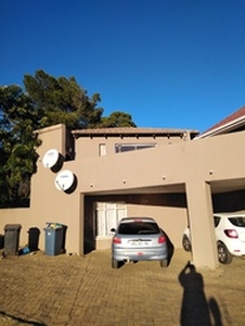 Room to let for single lady. - Edenvale