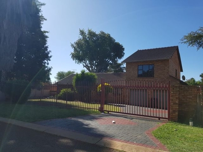 3 Bedroom House Sold in The Orchards