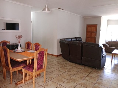 4 Bedroom House For Sale in Kuruman