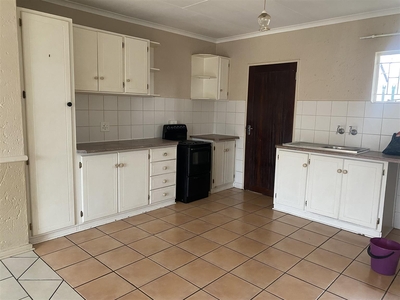 Townhouse to rent in Secunda ext22 Maxhoff Secure complex