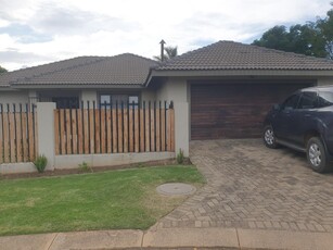 3 Bedroom House to rent in Lydenburg