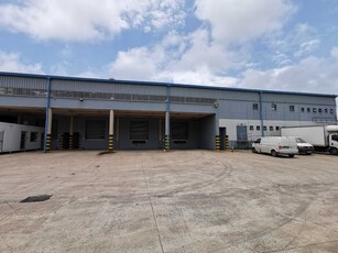 4'000m2 Logistics Warehouse TO RENT/TO LET in Riverhorse Valley | Swindon Property