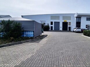 Large Industrial Warehouse with Ample Power