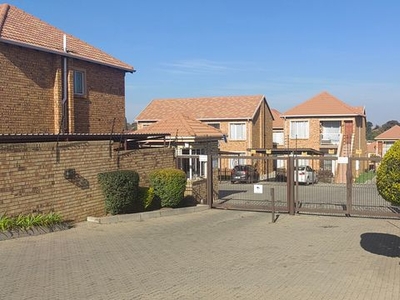 2 Bedroom Townhouse For Sale in Rosettenville