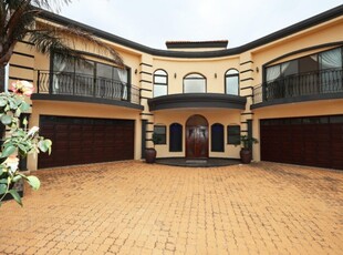 6 Bed Townhouse/Cluster for Sale Bassonia JHB South