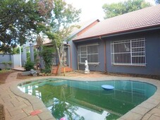 3 Bedroom House For Sale in Greenhills