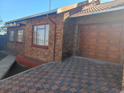 House For Sale In Ermelo, Mpumalanga