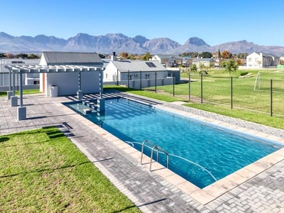 Apartment For Sale In Groenvlei, Paarl
