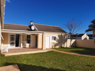 House For Sale In Bizweni, Somerset West