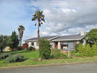 House For Sale In Bredasdorp, Western Cape