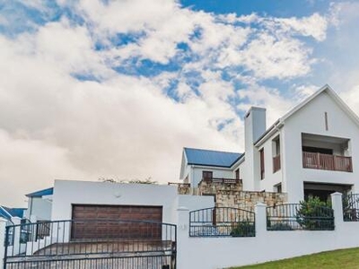 House For Sale In Kingswood Golf Estate, George