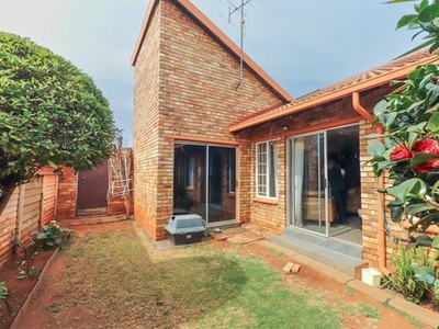 Townhouse For Rent In Brentwood Park, Benoni