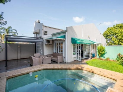 Townhouse For Sale In Essenwood, Durban