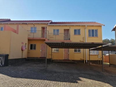 Townhouse For Sale In Groblerpark, Roodepoort