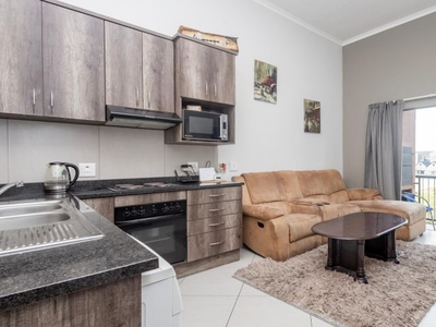 2 Bedroom apartment for sale in Buh Rein Estate, Kraaifontein
