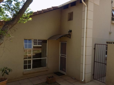 2 Bedroom duplex townhouse - sectional for sale in Bedfordview