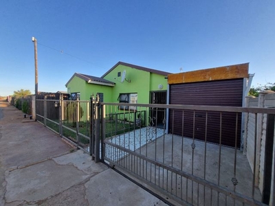 3 Bedroom House For Sale in Roodepan