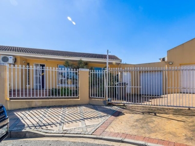 3 Bedroom house to rent in Charleston Hill, Paarl