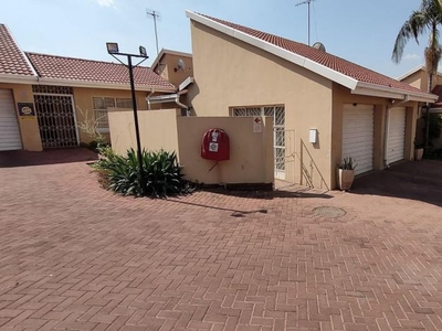 3 Bedroom townhouse - sectional for sale in Waterkloof Glen, Pretoria