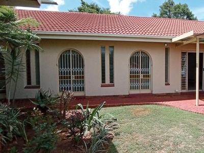 3 Bedroom townhouse - sectional to rent in Lynnwood Ridge, Pretoria