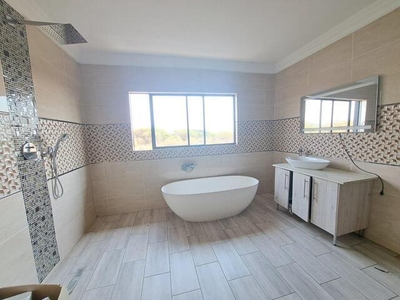 4 bedroom, Akasia Gauteng N/A