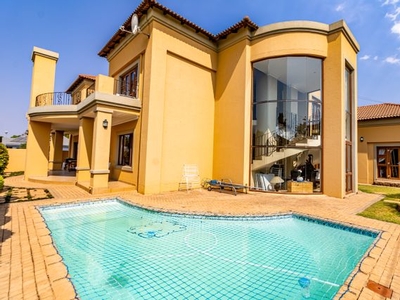 4 Bedroom Freehold To Let in Silver Lakes Golf Estate