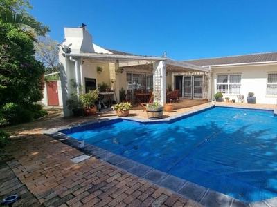 4 Bedroom house to rent in Constantia, Cape Town