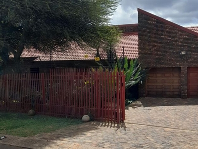 6 Bedroom house to rent in Newlands, Pretoria