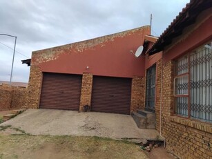 3 bedroom house in KwaMhlanga