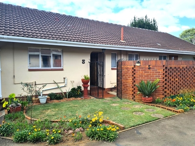 2 Bedroom Simplex For Sale in Howick North