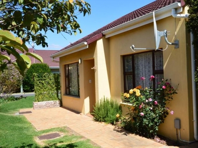 2 Bedroom townhouse - sectional to rent in Strand South