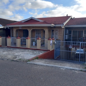 3 Bedroom House For Sale in Bayview