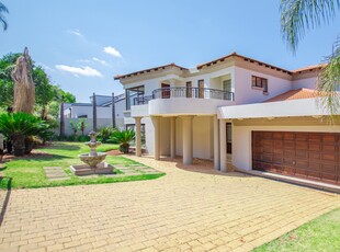 House For Sale in Woodhill Golf Estate, Pretoria