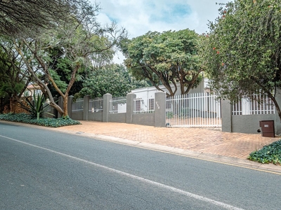 3 Bedroom Freehold Sold in Constantia Kloof