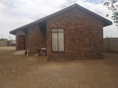 3 Bedroom house with 5 outside rooms in Meyerton Park