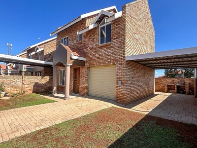 3 Bedroom Townhouse for sale in Baillie Park