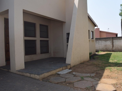 3 Bedroom Townhouse to rent in Tasbet Park Ext 2